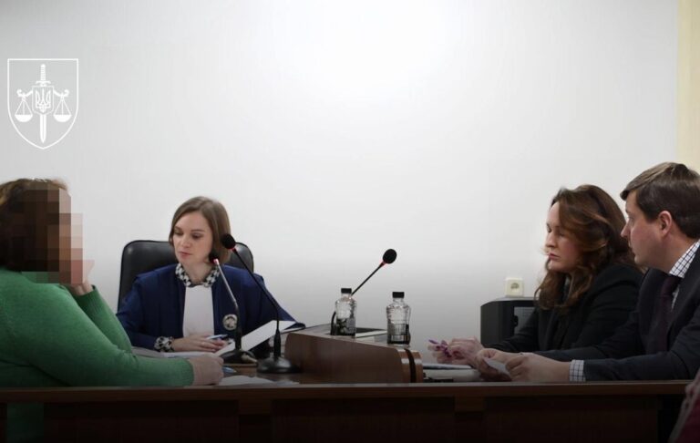 Залишила доньку помирати після побоїв вітчима: в Ужгороді засудили матір