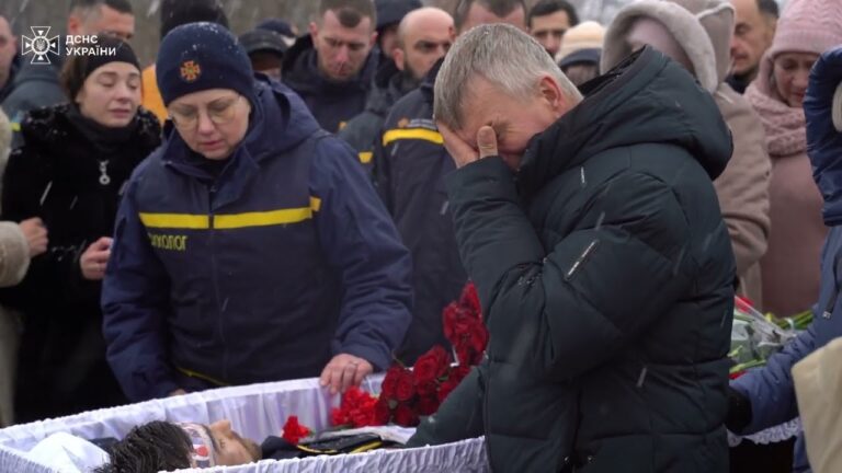 На Київщині попрощалися з рятувальником-верхолазом Олександром Питайчуком