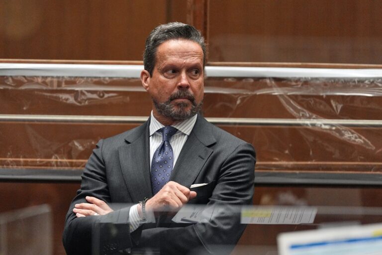 Адвокат відмовився захищати Ніка Райнера у справі про вбивство батьків