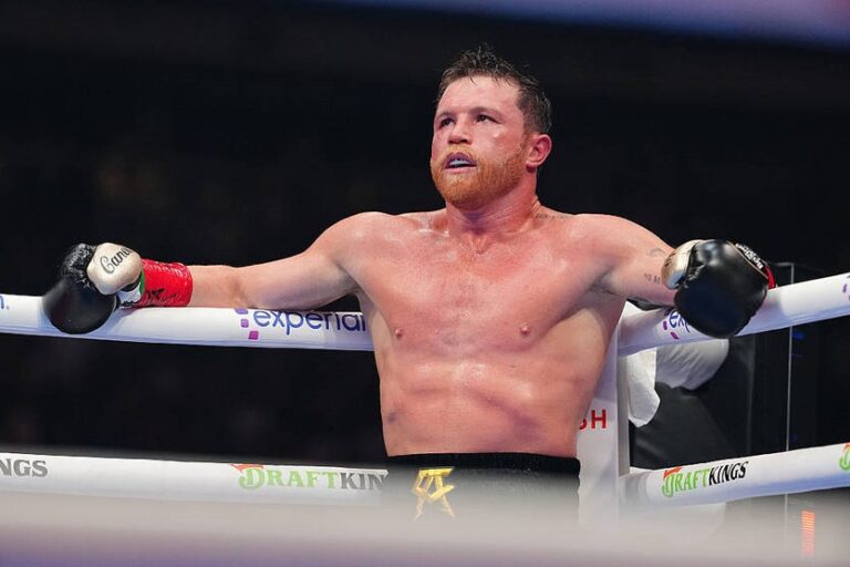 Альварес визначився з датою повернення після поразки від Кроуфорда