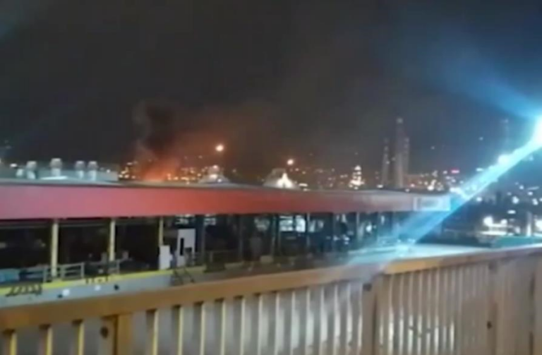 Біля Стамбула стався вибух на НПЗ