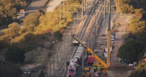 Четверта аварія за тиждень: в Іспанії поїзд зіткнувся з краном