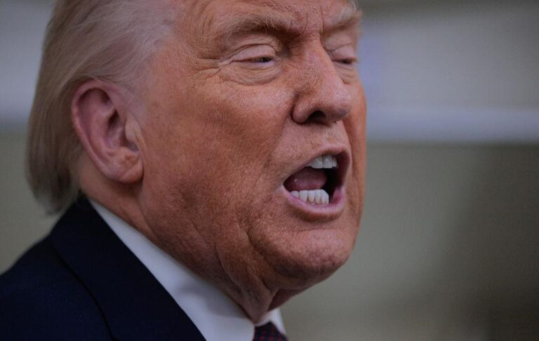 Дискомбобулятор: Трамп розповів про “секретну” зброю США