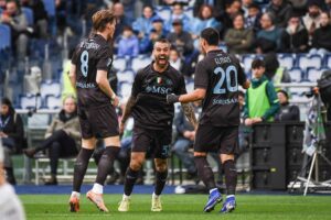 Новини спорту - Емоційні італійці заробили три вилучення в матчі Наполі-Лаціо