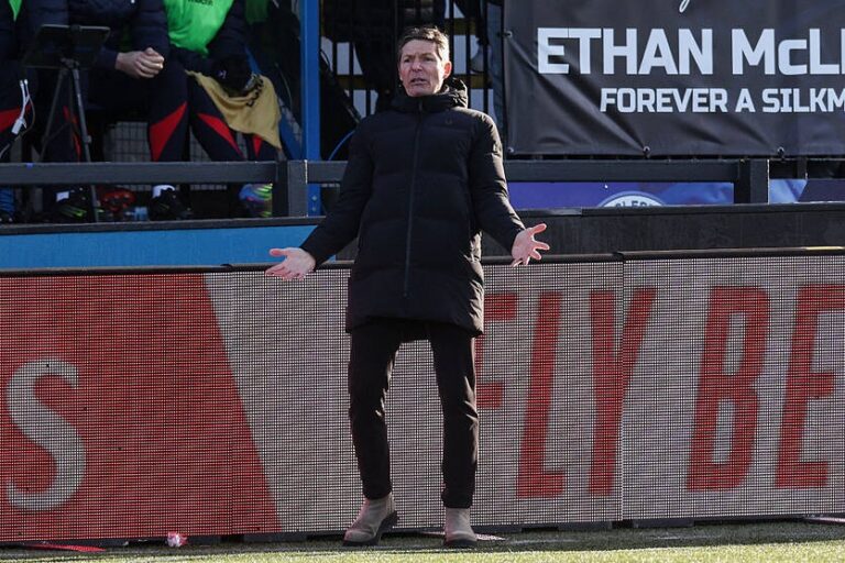 Ґляснер критикує керівництво, але в Крістал Пелес не підуть на відставку