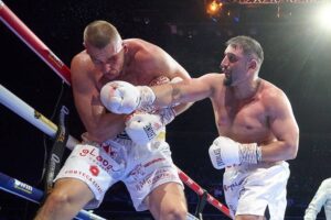 Новини спорту - Кабаєл швидко нокаутував Книбу і достроково завершив бій