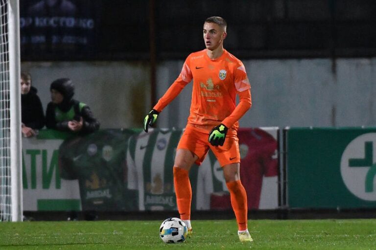 Карпати врахували гру свого воротаря і півзахисника і залишили їх у команді