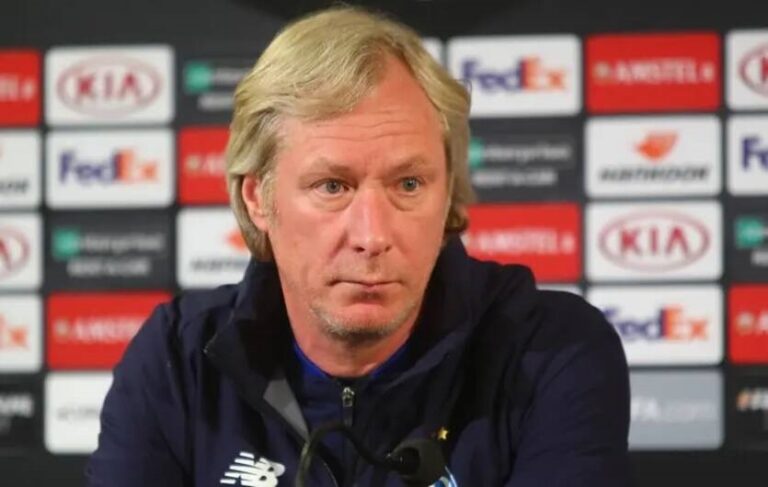 Михайличенко запевняє, що недбалого сантехніка не торкався