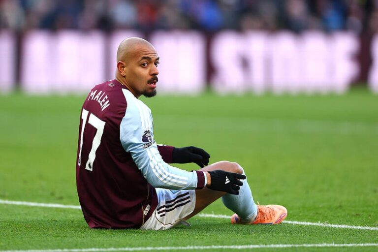 Рома погодила умови переходу форварда з Астон Вілли