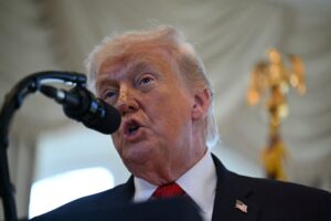 Трамп пригрозив митами країнам, які будуть проти анексії Гренландії