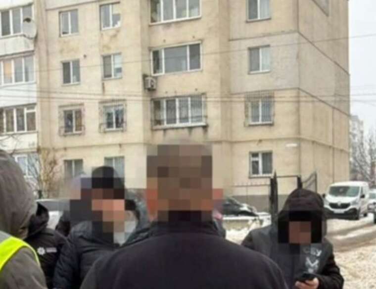 Ціна містобудівних умов на Хмельниччині посадовця РВА затримали на хабарі у 1500 доларів