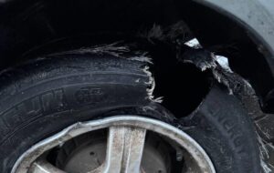 У Херсоні на міні підірвався автомобіль з родиною