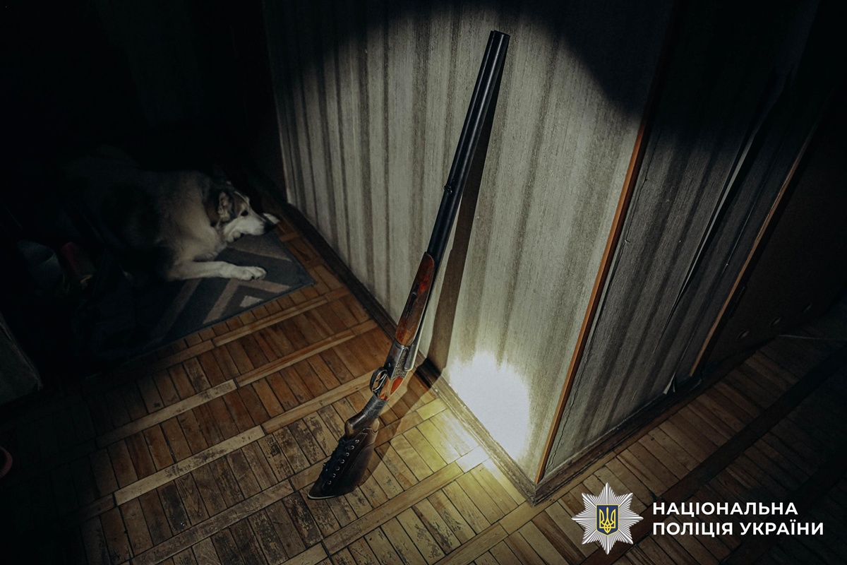 Новини України - У Луцьку затримали чоловіка, який вистрелив у поліцейського