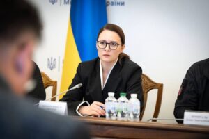 Новини України - Уряд пропонує перейти на дистанційне навчання і роботу через погоду