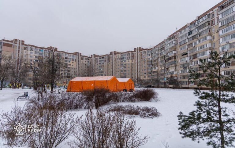 В Україні нові відключення через обстріли і сніг