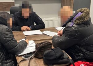 Викрито правоохоронця, який виманював гроші у пенсіонерів