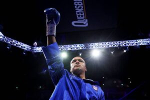 Вордлі уникає можливості бою з Ітаумою до здобуття нових поясів