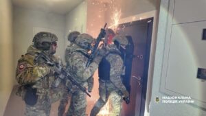 Екс-«смотрящі» Київського СІЗО створили банду викрадачів і грабіжників