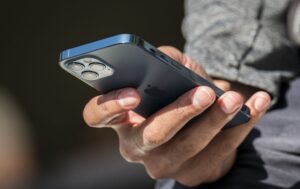 Apple довела частку на ринку смартфонів США до рекордних 69%