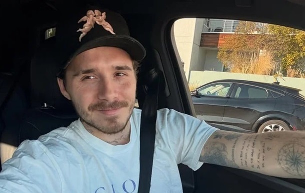 Бруклін Бекхем позбувся татуювання на честь батька