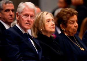 Клінтони погодилися свідчити у справі Епштейна