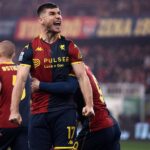 Маліновський пробив пенальті в ноги голкіперу, який пішов падати набік