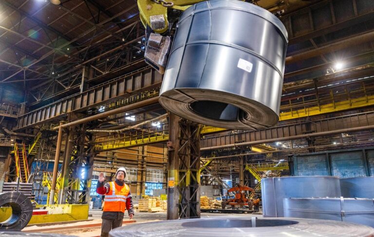 Метінвест поставив першу партію прокату на свій завод у Румунії