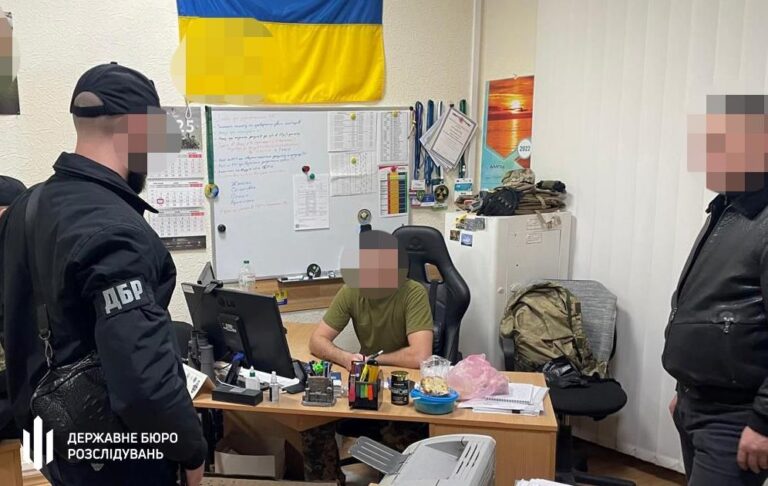 Підполковник ДПСУ заробив понад $1,5 млн на ухилянтах