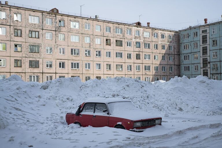 Росію накрила хвиля відключень світла, води й тепла