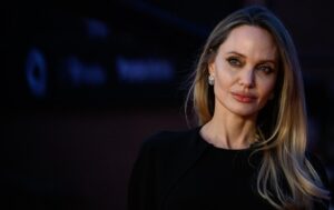 Світ втомився від новин. Джолі висловилася про війну в Україні