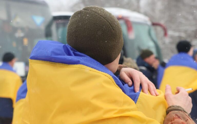 Україна повернула з полону 157 і цивільних