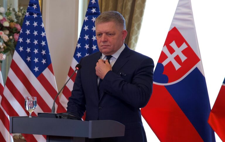 В Словаччині подадуть до прокуратури скаргу на державну зраду Фіцо