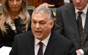 Вибори в Угорщині: партія Орбана сильно поступається опозиціїній Тисі