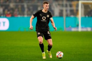 Боруссія вирішила питання контракту ключового захисника