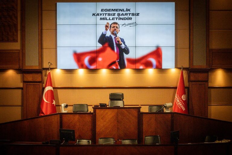 До 2400 років в’язниці: у Туреччині розпочався суд над опонентом Ердогана