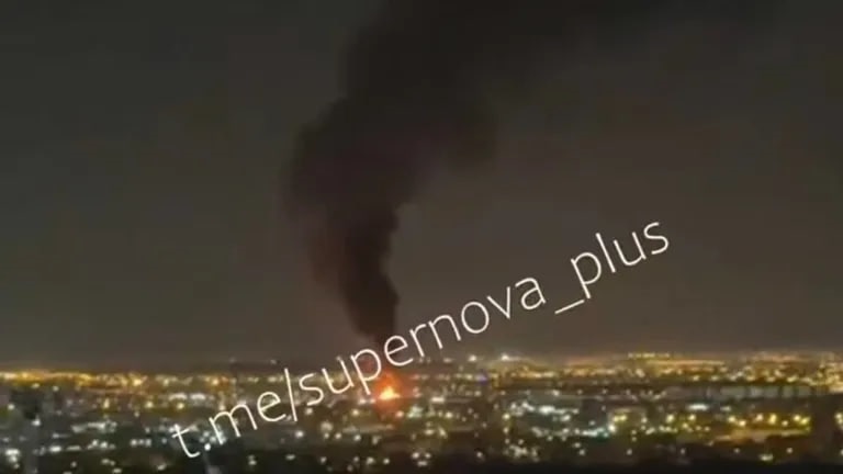 Іран атакував Дубаї: біля аеропорту гасять пожежу