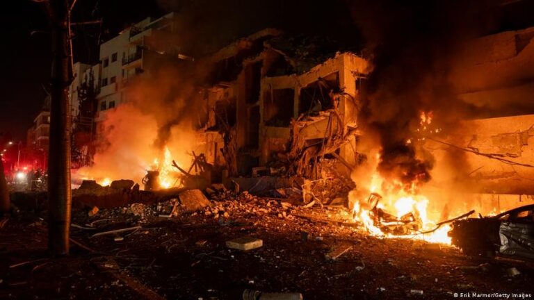 Іран атакує: у Катарі, ОАЕ й Ізраїлі чутно вибухи