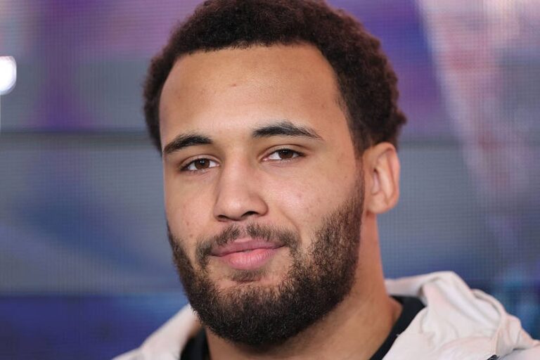 Ітаума поставив під сумнів титульний статус бою Усика з Верховеном