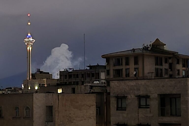 Ізраїль добиває військову промисловість Ірану