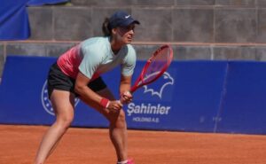 Калініна продовжує боротьбу на турнірі в Анталії