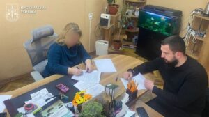 Катування дитини у Києві: соцпрацівниці загрожує до п’яти років