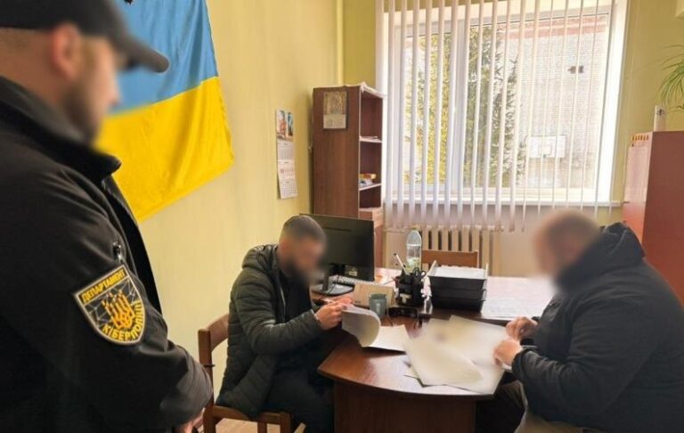 Керівник благодійного фонду привласнив понад мільйон гривень донатів на ЗСУ