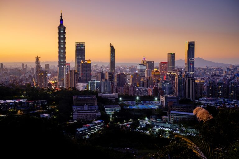 Китай запропонував Тайваню умови “мирного возз&rsquo;єднання”