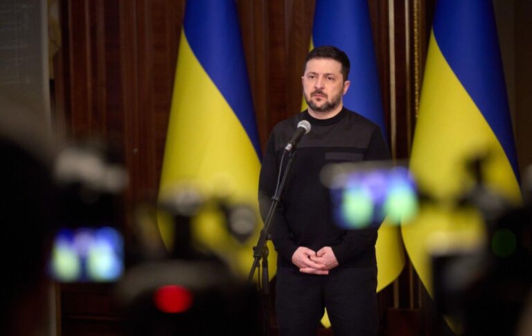 На Близький Схід вирушили три команди – Зеленський