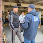 На Буковині військові працювали на ринку і СТО замість служби