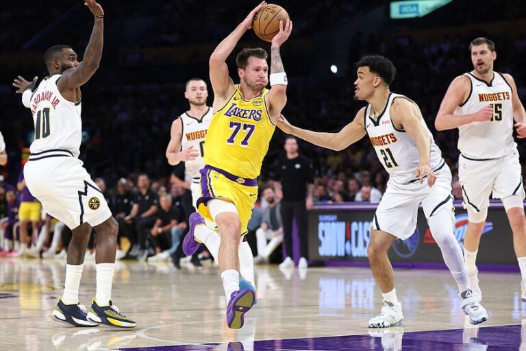 НБА: Лейкерс у овертаймі здолали Денвер