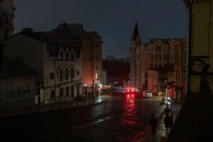 По всій Україні відновили відключення світла