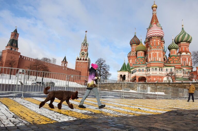 Рекордна кількість росіян виступає за мирні переговори – опитування