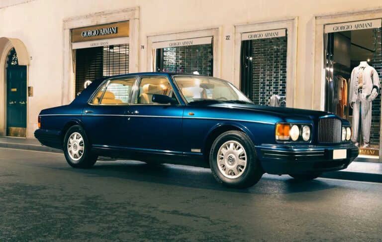 Рідкісний Bentley Джорджо Армані 1996 року виставили на аукціон у Монако