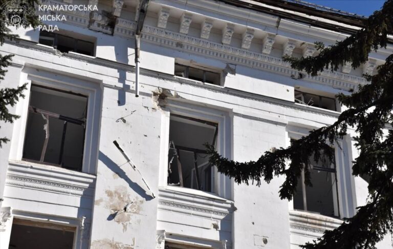 Росіяни скинули чотири бомби на центр Краматорська